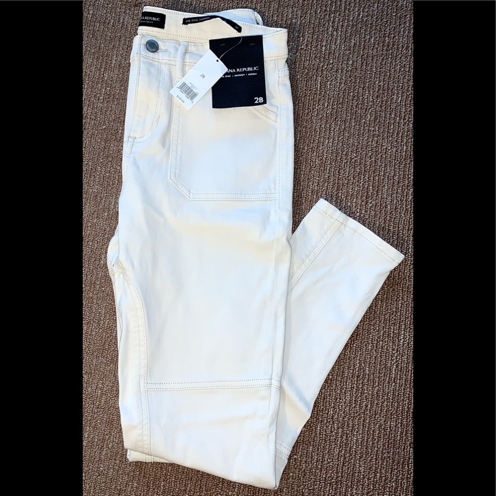 Banana Republic Mid-Rise Denim jeans (Brand new)